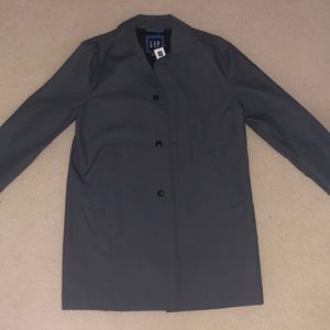 Men’s medium Gap lightweight trench